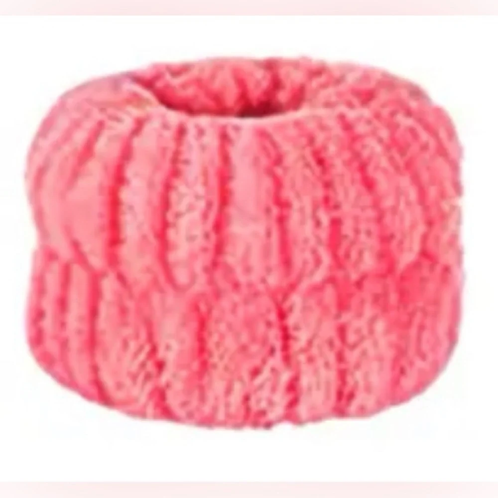 Elle Pink Wristband Set for Skincare Routine